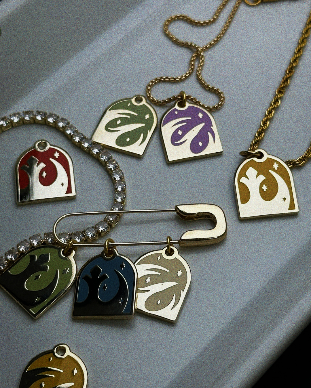 Safety pin avatar deals